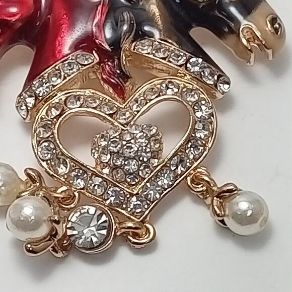 Enchanted Twin Horse Heart Brooch Pendant - Picture 11 of 11